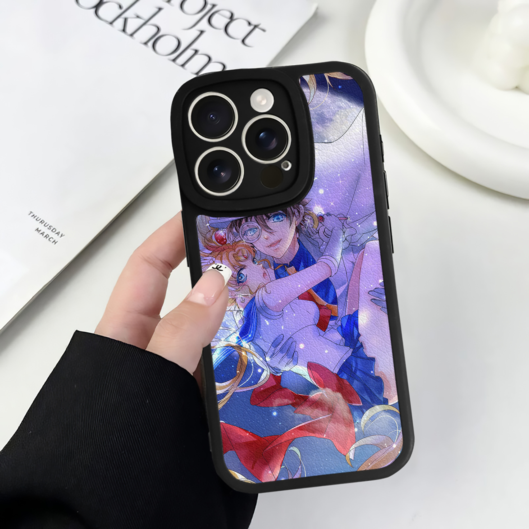 （画像用） 美少女戦士セーラームーン Sailor Moon 【iPhone 16シリーズ対応】シリコンスマホケース（レザー調） 材質：シリコン